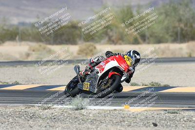 media/Oct-30-2025-Racers Edge (Thu) [[dabbdaf680]]/3-B Group/Session 5 (Turn 6)/